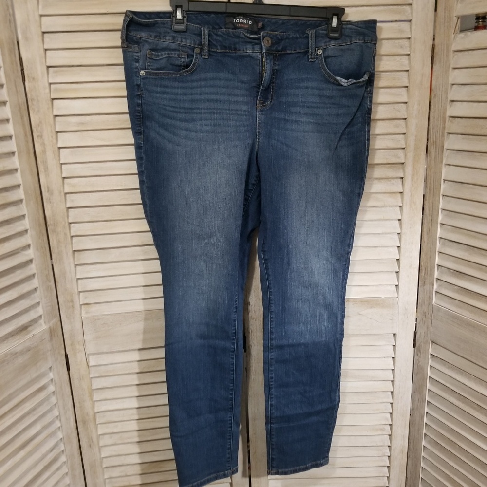 Torrid premium skinny jeans, medium wash, 20T